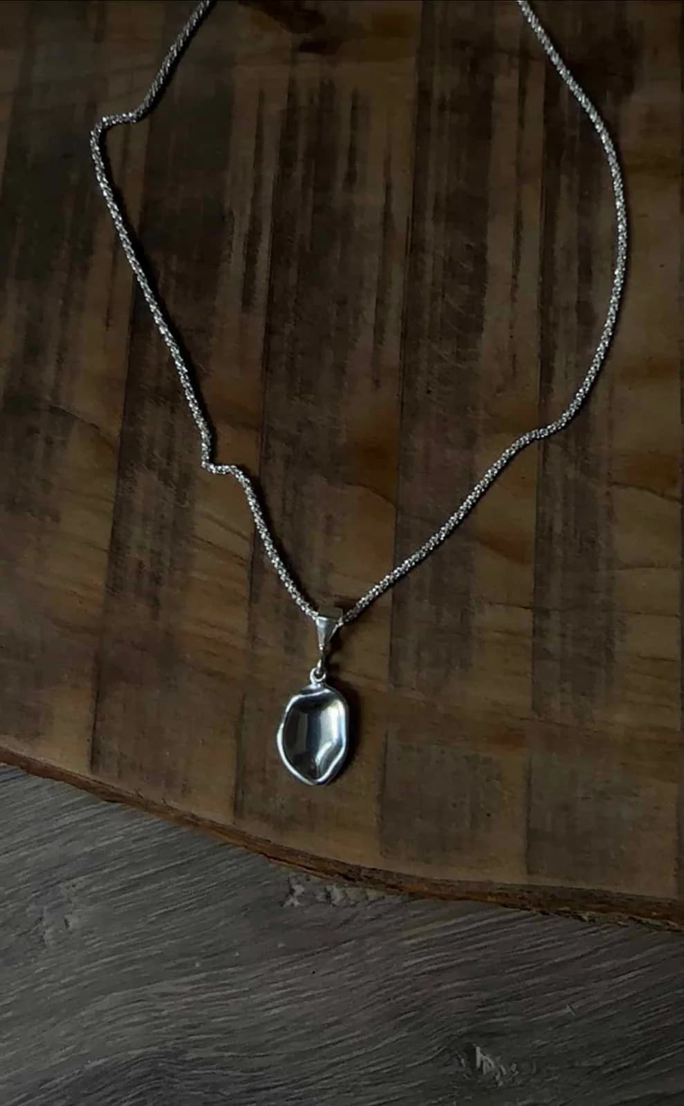 LORA NECKLACE
