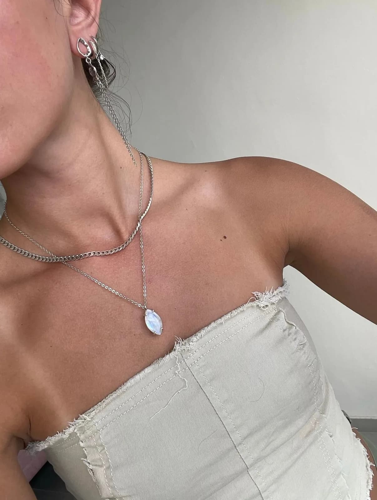 LIA MOONSTONE NECKLACE