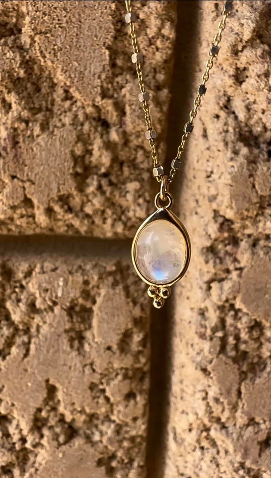 MOONSTONE & GOLD