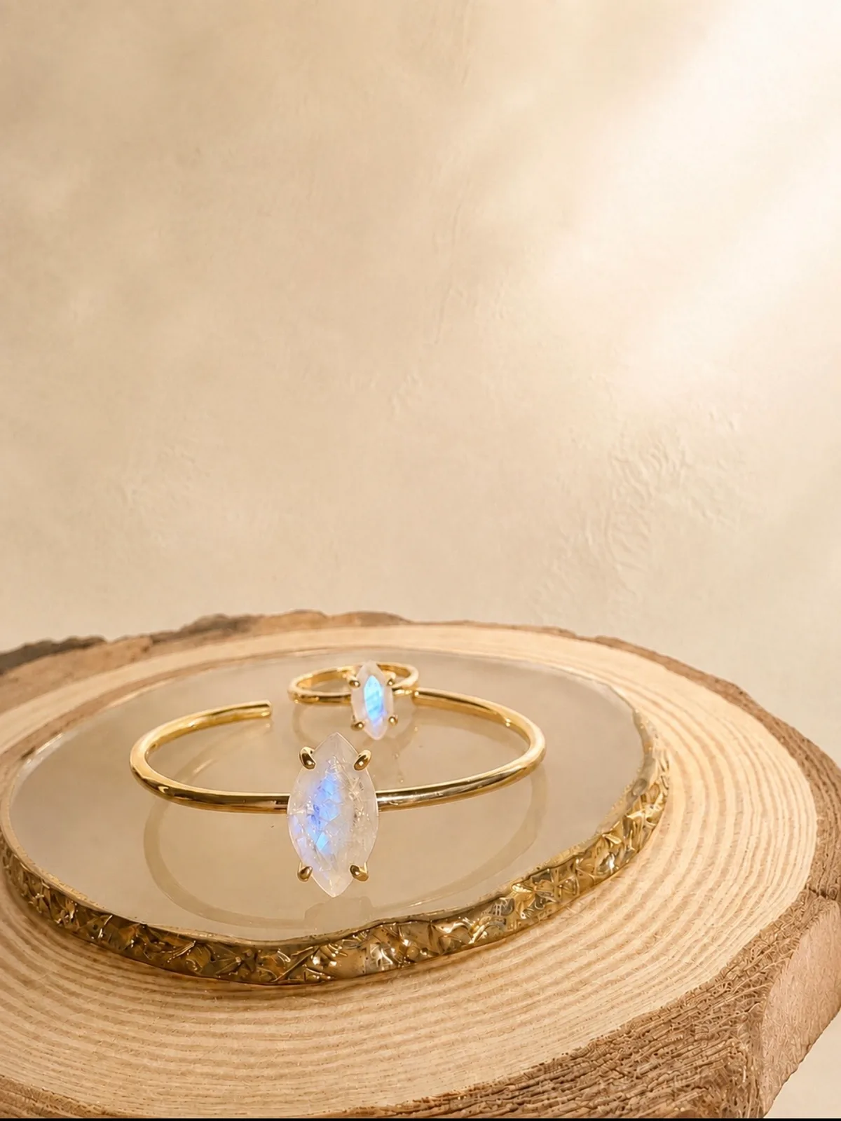 GOLD MOONSTON BRACELET