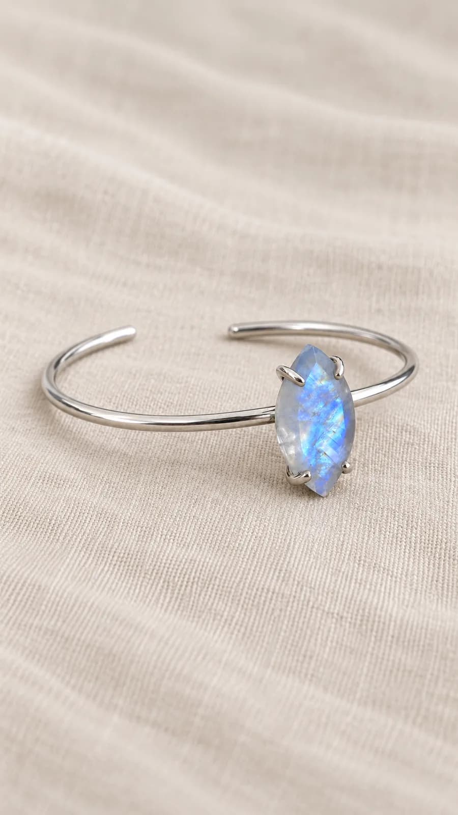 MOONSTONE MARQUISE BRACELTE